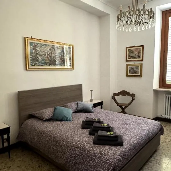 Casa Marisa - Centrale e signorile，位于伊夫雷亚的酒店