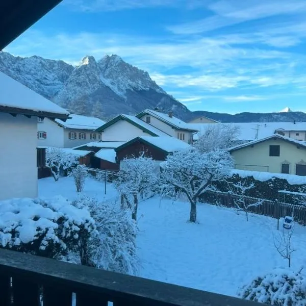 Haus mit wunderschönem Ausblick und Garten，位于加尔米施-帕滕基兴的酒店