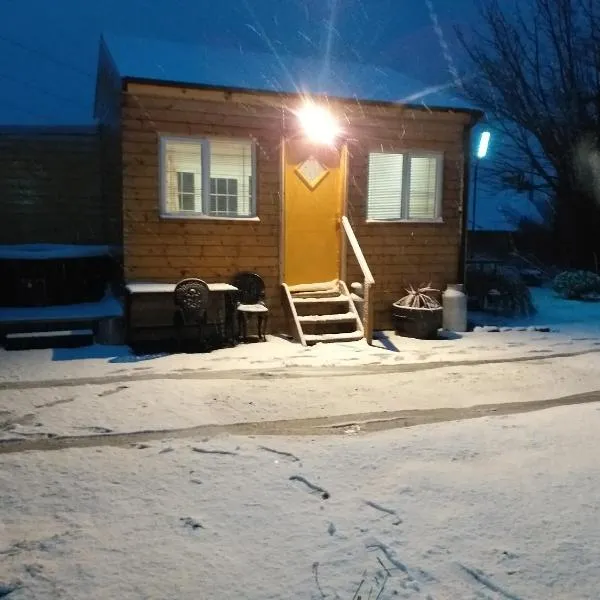 The Crossing Retreat,Cabin,R95TH5C，位于Ballyling的酒店