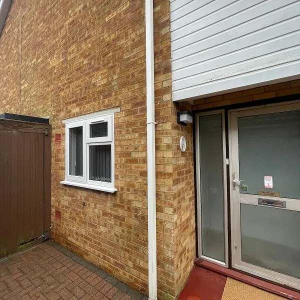 Spacious 3 Bedroom Home in Bletchley，位于布莱奇利的酒店