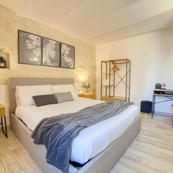 SASSARI-CENTRO Elegante Appartamento con WiFi e Netflix，位于萨萨里的酒店