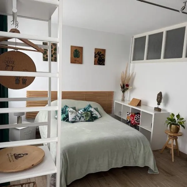 Séjournez dans un Charmant Appartement de 40 m，位于Joué-Étiau的酒店