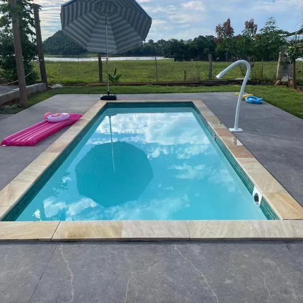 Casa com Piscina na Represa de Carlópolis，位于Carlópolis的酒店