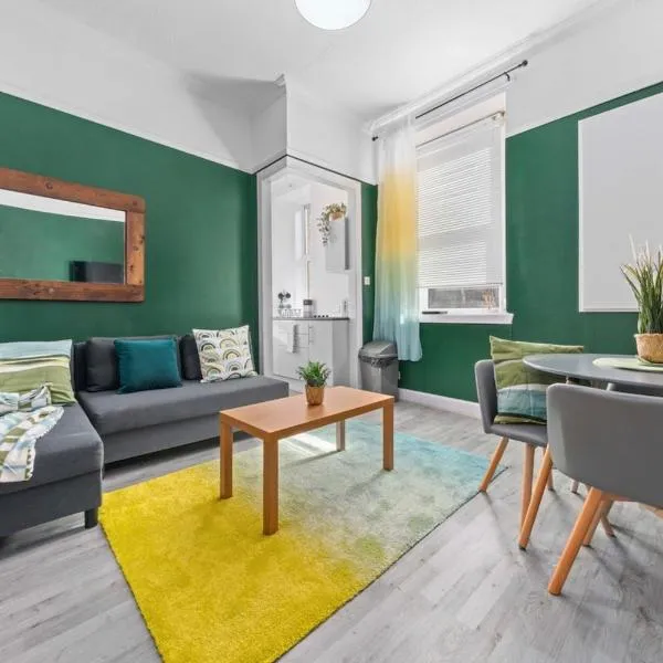 Central Kirkintilloch 2 Bed App，位于柯金蒂洛赫的酒店