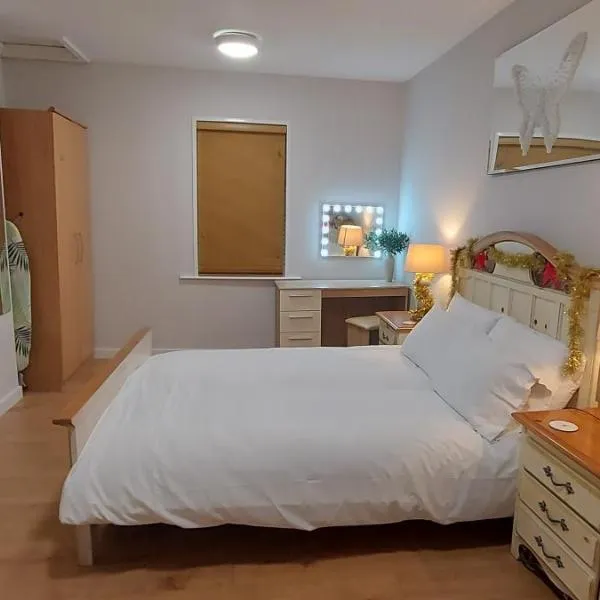 The Enigma - 2 Master bedrooms sleeps 6，位于布莱克浦的酒店