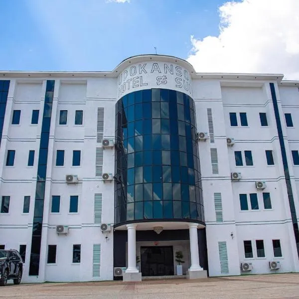 Udokanson Hotel And Suites，位于Agbor的酒店