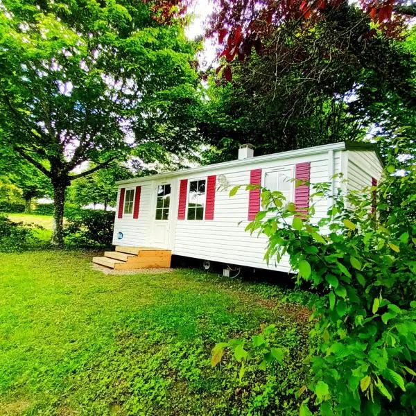Camping Baroudeurs，位于Lagraulière的酒店