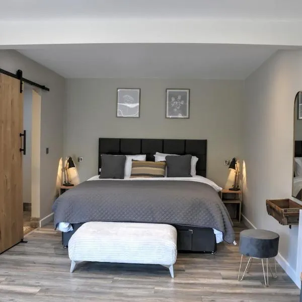Luxury Suite - Samson in Beverley with patio and private parking，位于贝弗利的酒店