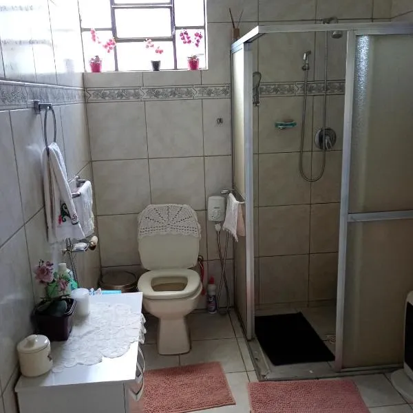 Quarto na casa da Nena，位于Arroio dos Ratos的酒店