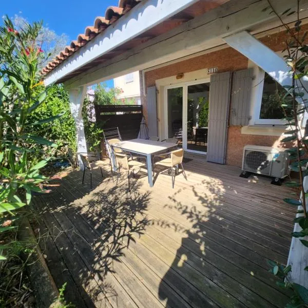 Maison de vacance toute équipée，位于卡勒维松的酒店