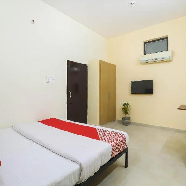 Hotel O Laavin Inn Near Gomti Riverfront Park，位于Hasanganj的酒店