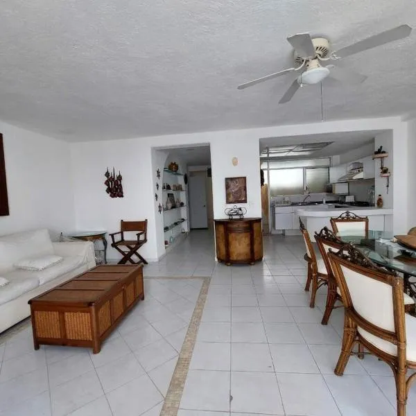 Costa Azul a 100 mts playa，位于阿卡普尔科的酒店