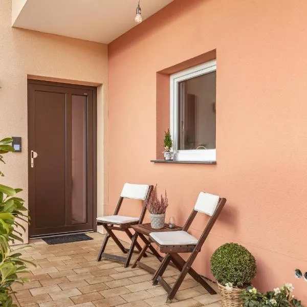 Schöne 2 Zimmer Wohnung Flieden，位于Flieden的酒店