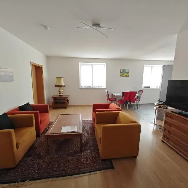Apartment E2 - Gut ausgestattete 3-Zimmerwohnung 64 qm, für 1-3 Personen 1 DZ 1EZ，位于格拉芬韦赫尔的酒店