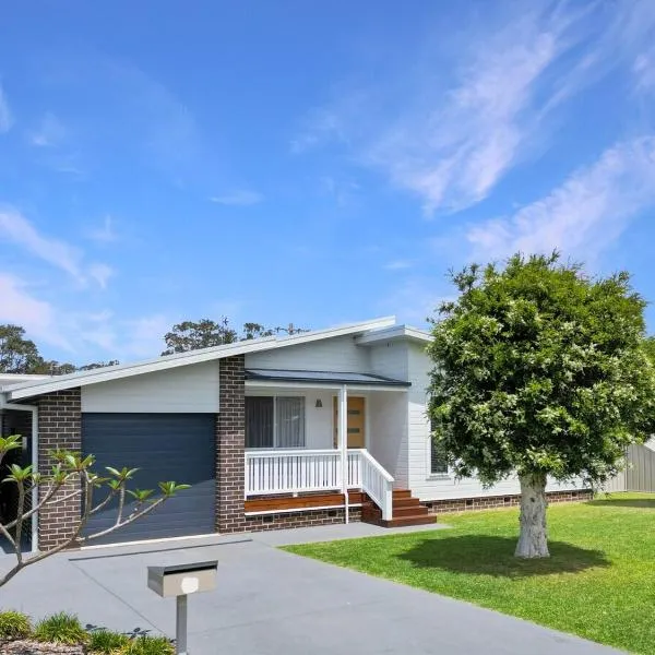 Paperbark Cottage，位于Callala Bay的酒店