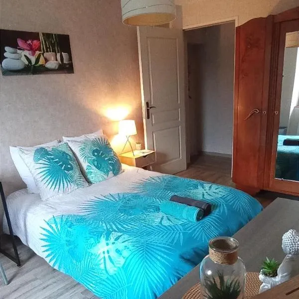 Chambre cozy et calme dans une maison de charme，位于Rodelle的酒店