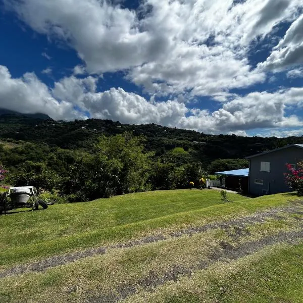 villa entre ciel et montagne，位于勒卡尔贝的酒店