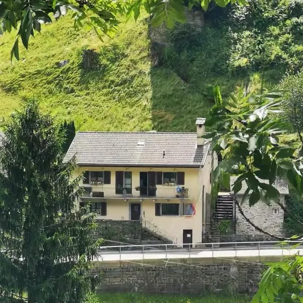 Cuore Verde Apartment，位于Gerra Verzasca的酒店