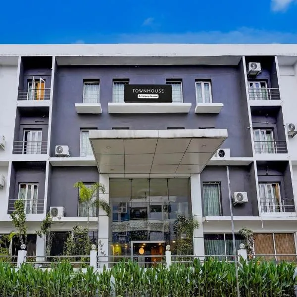 Super Townhouse Medavakkam Near Jayachandran，位于钦奈的酒店