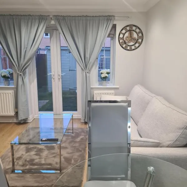 Two bedrooms Modern Home，位于米德尔斯伯勒的酒店