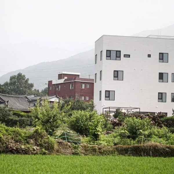 Stay Jirisan Ahchim，位于求礼郡的酒店