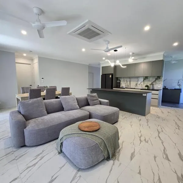 41RedPebbles Villa in Redlynch,Cairns QLD，位于Redlynch的酒店