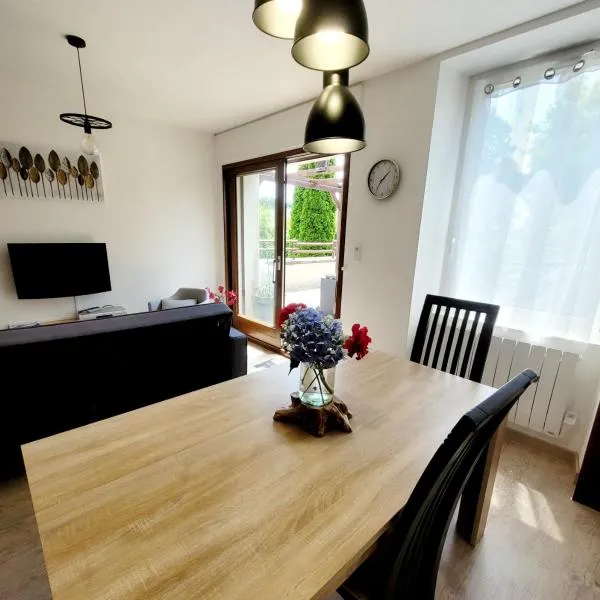 Vacances en famille 3 étoiles à 30min des pistes de Ski Mont Dore Sancy,位于Messeix的酒店
