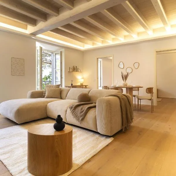 Luxury flat by the lake，位于莫尔科泰的酒店