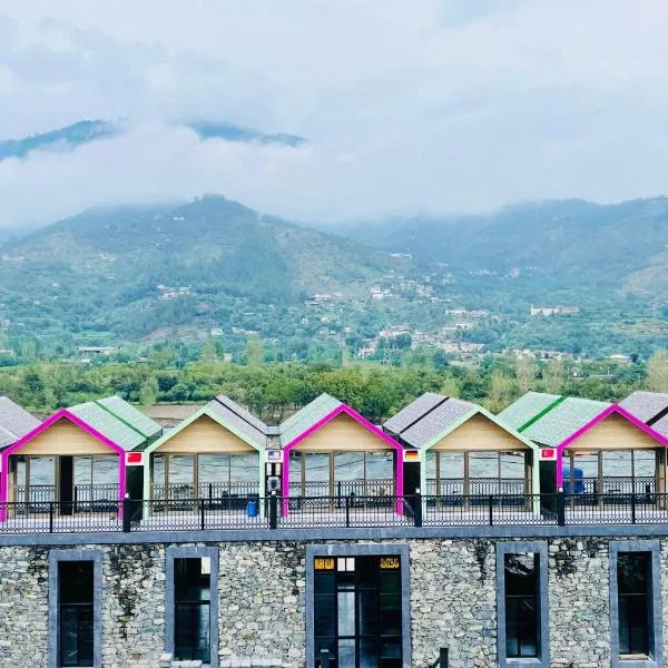 IYI Luxury Inn Swat,位于斯瓦特的酒店