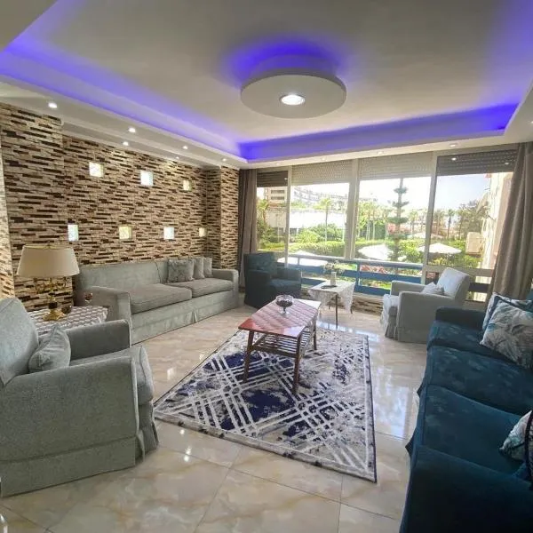 Salah Eldin 2 bed rooms Super Lux Chalet apartment , Garden&sea view, first floor , Family only سوبر لوكس شاليه دور اول المعموره الشاطىء بجوار المنتزه Mamoura Alexandria مع كارنيهات الدخول طول السنه و الشاطىء الخاص من اول مايو لنهايه اكتوبر للعائلات فقط，位于亚历山大的酒店