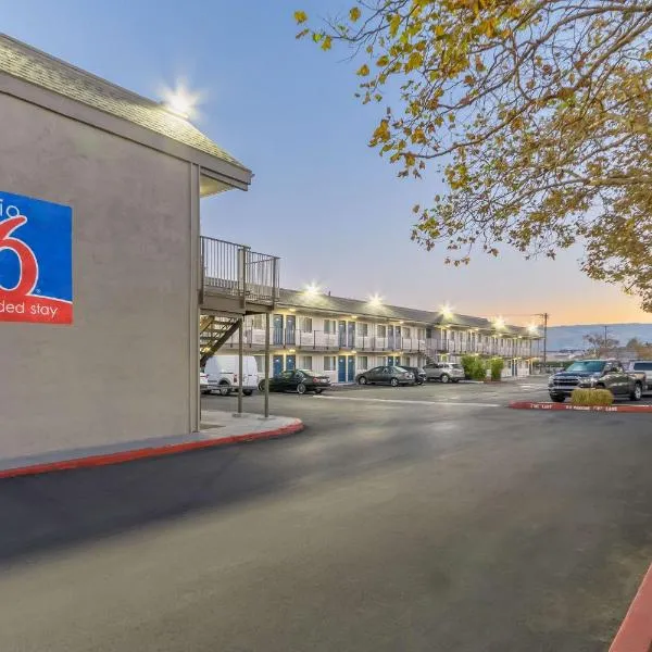 Motel 6 Hayward, CA- Silicon Valley Gateway，位于海沃德的酒店
