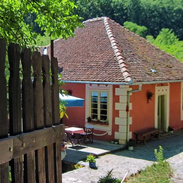 Ethno Village Slatkovac，位于布尔泽策的酒店