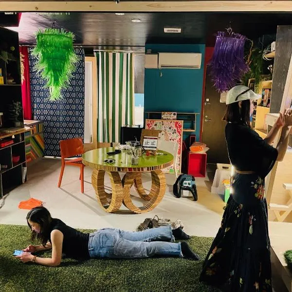 Lab8 Tokyo - Steps from Shibuya Coliving Community to Stay, Create, Play, Work & Connect，位于东京的酒店