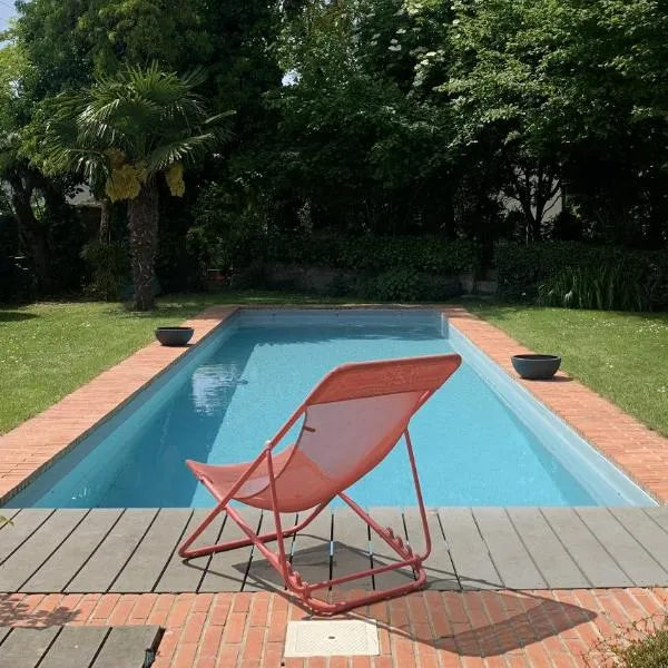 La Ferme Fanost - Chambres d'hôtes，位于摩兰吉斯的酒店