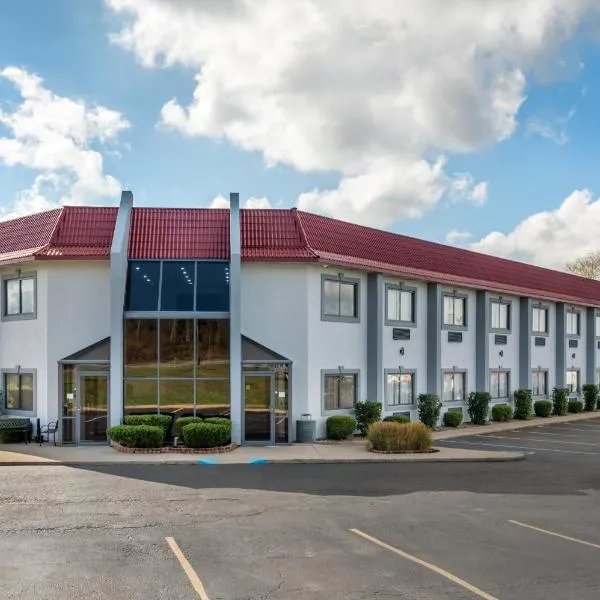 Red Roof Inn Greencastle South - Cloverdale，位于Cloverdale的酒店