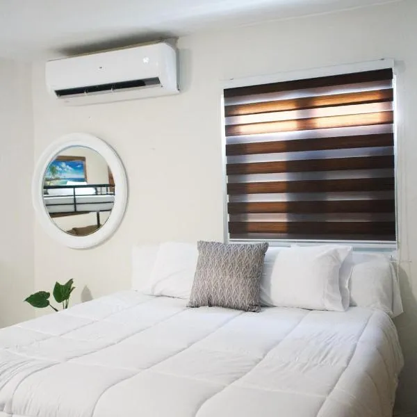 Big studio near to the beach，位于马纳蒂的酒店