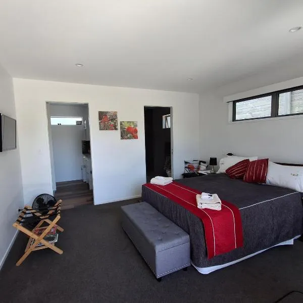 "Winter Special" Studio on Hugo Way, Papamoa，位于帕帕莫阿的酒店