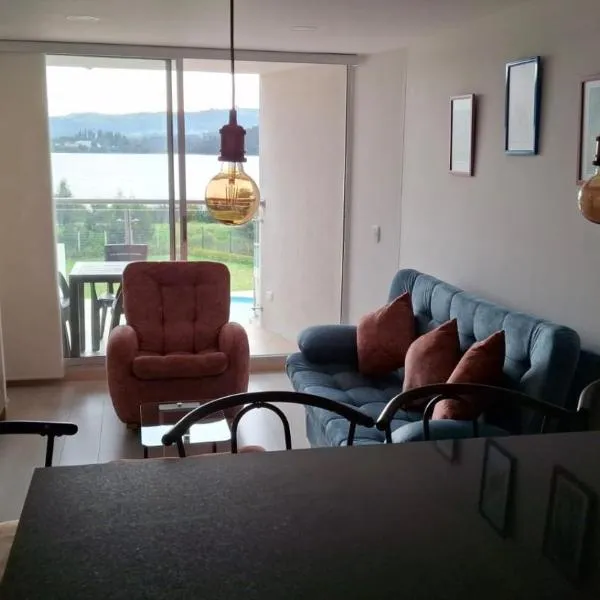 Apartamento con hermosa vista al lago，位于派帕的酒店