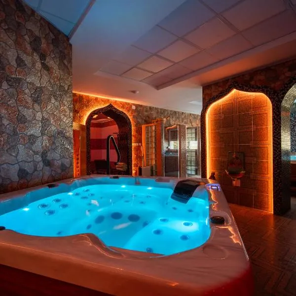 Hotel Zenubia，位于豪伊杜索博斯洛的酒店