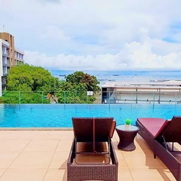Srirachaseabreeze hotel，位于是拉差的酒店