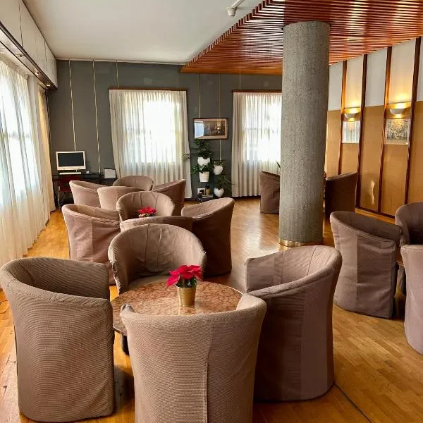 拿破仑酒店，位于里米尼的酒店