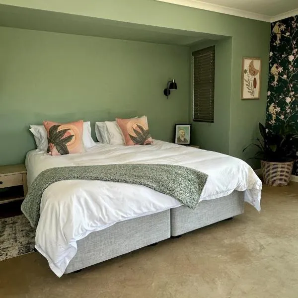 Stylish Cottage on secure estate，位于霍维克的酒店