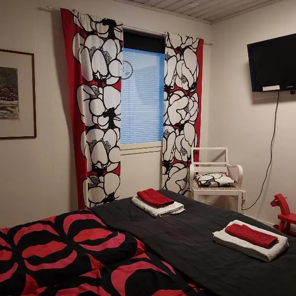 Apartment Garage, Tallitalo，位于Nakkila的酒店