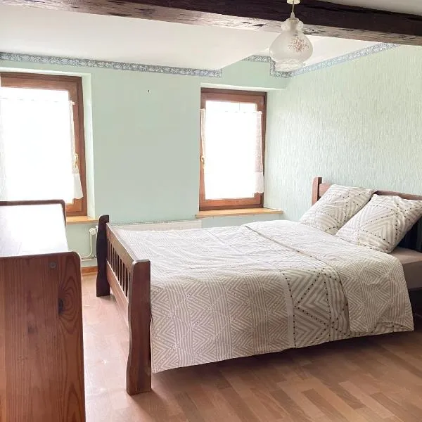 Chambre double à louer，位于Kirrberg的酒店