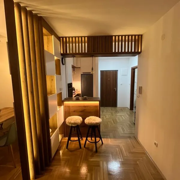Apartman LAKI，位于波扎雷瓦茨的酒店