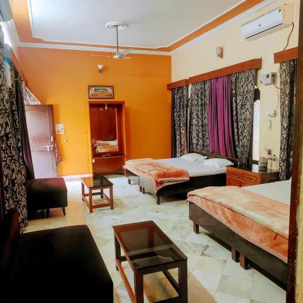 Shantiniketan 4BHK Comfortable Family Stay in Ayodhya，位于Ayodhya的酒店