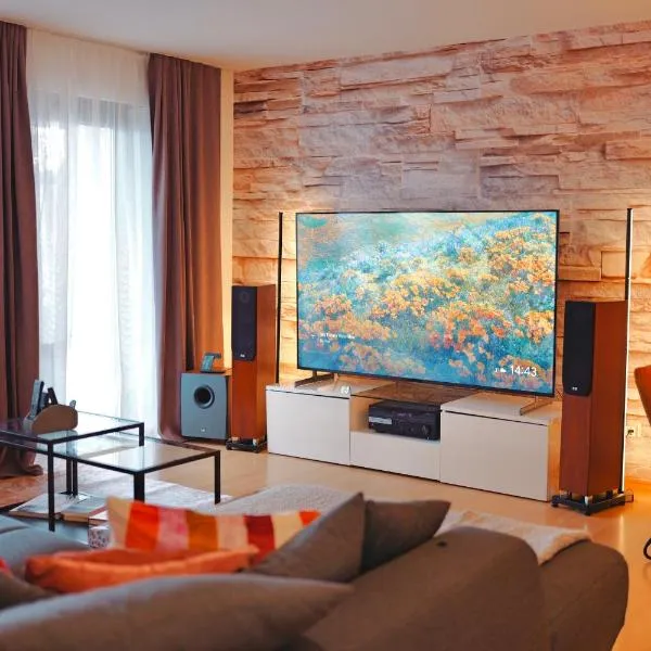 Willkommen im Taros Home - Deluxe Apartment, der Wohlfühl Oase mit Balkon, HiFi Music, Coffee, 3 Betten und Homeoffice Platz，位于赫伦贝格的酒店