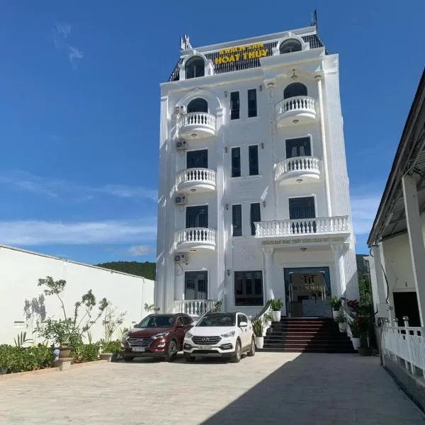 khách Sạn Hoạt Thúy，位于Teurnoum的酒店