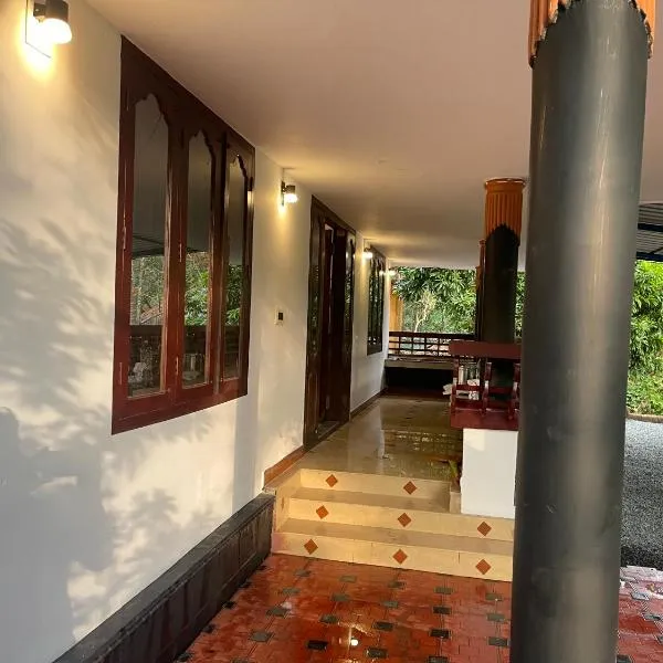 Rock Hill - Pachakkad Home Stay，位于阿西拉帕利的酒店