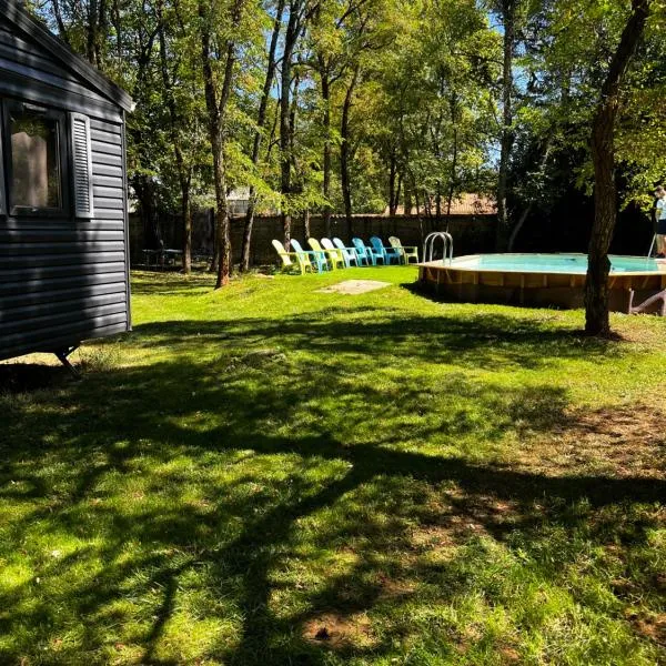 Manoir le Mingreaud-Bungalows，位于Sainte-Gemme-la-Plaine的酒店